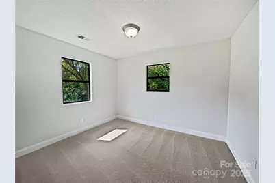 215 J Robinson Parkway, Kings Mountain, NC 28086 - Photo 12