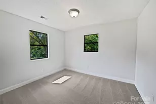 215 J Robinson Pkwy, Kings Mountain, NC 28086 - Photo 12