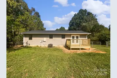 215 J Robinson Parkway, Kings Mountain, NC 28086 - Photo 16