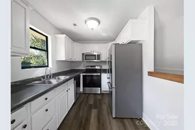 215 J Robinson Parkway, Kings Mountain, NC 28086 - Photo 6