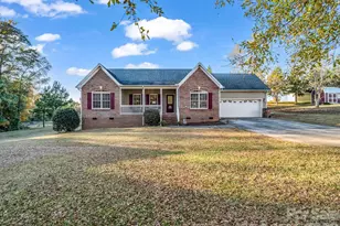 1620 McFarland Dr, Shelby, NC 28152 - Photo 2