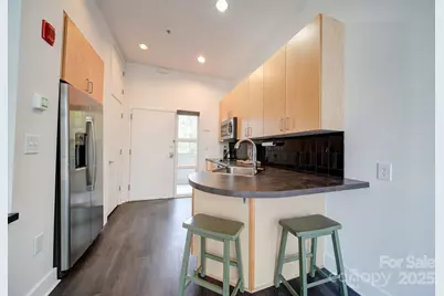 514 W 10th Street #304, Charlotte, NC 28202 - Photo 6