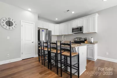 402 2nd Street SW, Hickory, NC 28602 - Photo 8