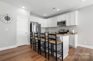 402 2nd St SW, Hickory, NC 28602 - Photo 8