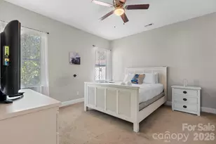 402 2nd St SW, Hickory, NC 28602 - Photo 10