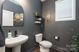 101 Fox Cove Rd, Hendersonville, NC 28792 - Photo 10