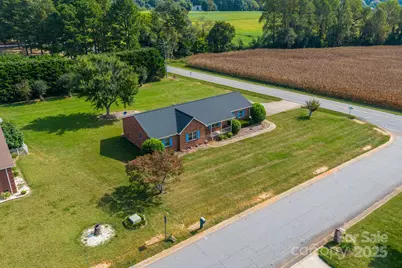 5136 Olde School Drive, Hickory, NC 28602 - Photo 2