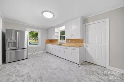 304 S Vine Street, Gastonia, NC 28052 - Photo 8