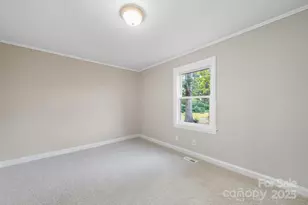 304 S Vine St, Gastonia, NC 28052 - Photo 14