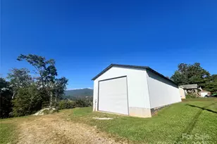 1086 Carters Ridge Rd, Spruce Pine, NC 28777 - Photo 2