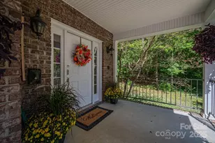 741 Sunridge Dr, Lincolnton, NC 28092 - Photo 2