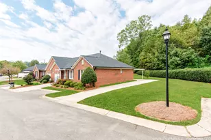 2207 Windsor Woods Dr, Gastonia, NC 28054 - Photo 2