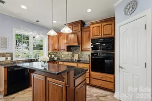 7924 Fairmeadows Dr, Charlotte, NC 28269 - Photo 10