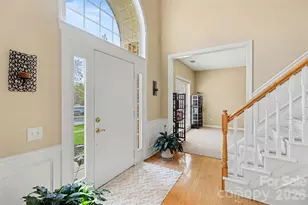 7924 Fairmeadows Dr, Charlotte, NC 28269 - Photo 2