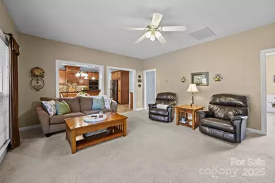 7924 Fairmeadows Drive, Charlotte, NC 28269 - Photo 10