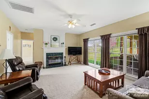 7924 Fairmeadows Dr, Charlotte, NC 28269 - Photo 4