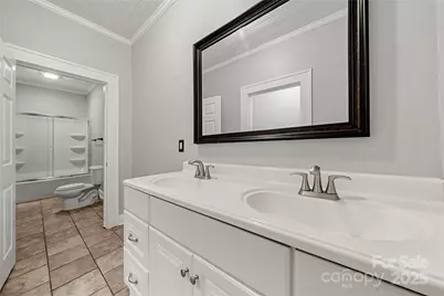 215 W D Street, Newton, NC 28658 - Photo 30