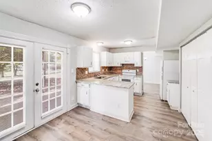 11222 Smoke Tree Ln, Charlotte, NC 28226 - Photo 14