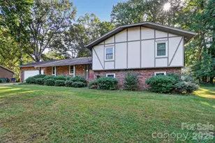 510 4th Ave NE, Conover, NC 28613 - Photo 1