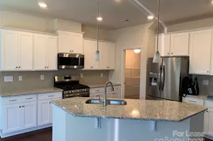 10322 Winyah Bay Ln, Charlotte, NC 28278 - Photo 2