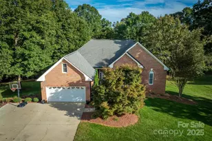 11 Greenway Dr, Granite Falls, NC 28630 - Photo 6