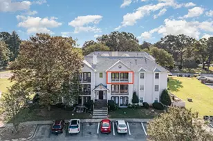 6165 Meadow Rose Ln, Charlotte, NC 28215 - Photo 2