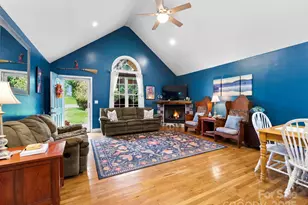 8 Maltese Ln, Weaverville, NC 28787 - Photo 4