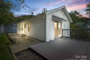 6 Beech St, Black Mountain, NC 28711 - Photo 2