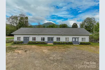 505 E Main Street, Burnsville, NC 28714 - Photo 8