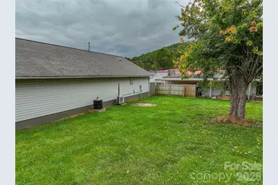 505 E Main Street, Burnsville, NC 28714 - Photo 12