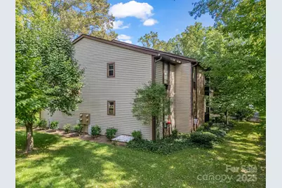 333 W Lake Avenue, Hendersonville, NC 28739 - Photo 8