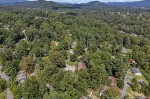 333 W Lake Ave, Hendersonville, NC 28739 - Photo 14