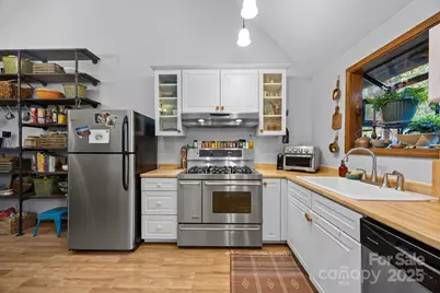 70 N Garden Court, Fletcher, NC 28732 - Photo 16