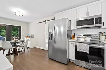 5442 Kinsale Lane, Charlotte, NC 28215 - Photo 6