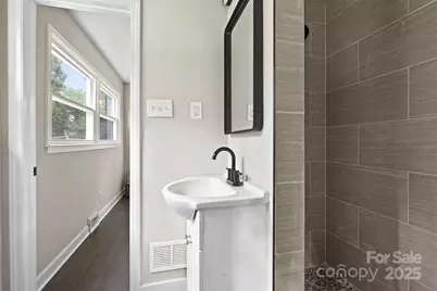 5442 Kinsale Lane, Charlotte, NC 28215 - Photo 16