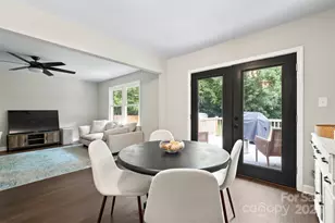 5442 Kinsale Ln, Charlotte, NC 28215 - Photo 8