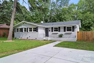 5442 Kinsale Ln, Charlotte, NC 28215 - Photo 2