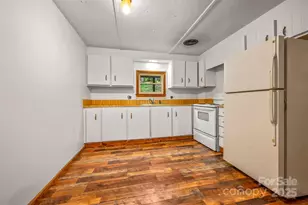 102 Windwood Hill Rd, Hendersonville, NC 28739 - Photo 12