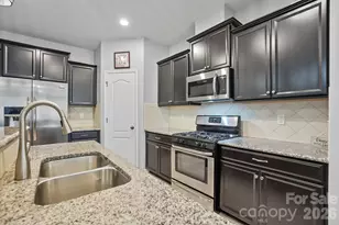 3033 Honeylocust Ln, Fort Mill, SC 29707 - Photo 6