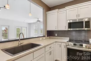 475 S Church St, Hendersonville, NC 28792 - Photo 10