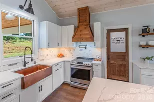 100 Kinloch Ln, Clyde, NC 28721 - Photo 8