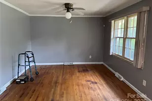 1922 Elmwood Dr, Gastonia, NC 28054 - Photo 8