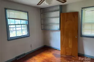 1922 Elmwood Dr, Gastonia, NC 28054 - Photo 10