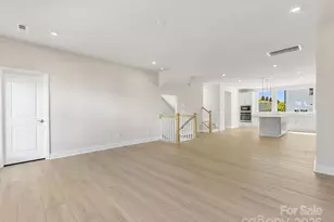 808 Flintside Ln, Charlotte, NC 28217 - Photo 8