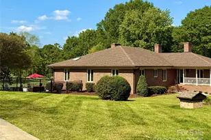 1419 Stoneyridge Dr, Charlotte, NC 28214 - Photo 4