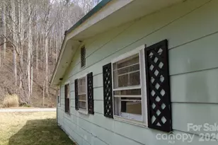 1905 Little Creek Rd, Burnsville, NC 28714 - Photo 4