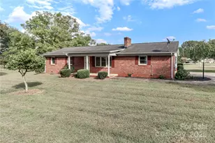 107 Porter Rd, Statesville, NC 28625 - Photo 2
