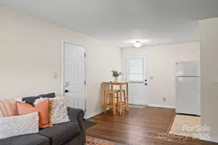 970 W Chapel Rd, Asheville, NC 28803 - Photo 10