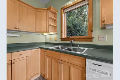 1299 Pine Ridge Road, Burnsville, NC 28714 - Photo 16