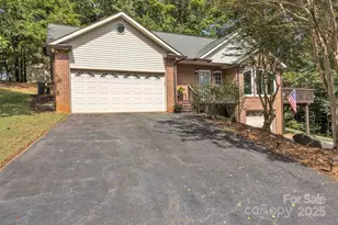 86 Sharon Valley Dr, Hickory, NC 28601 - Photo 4